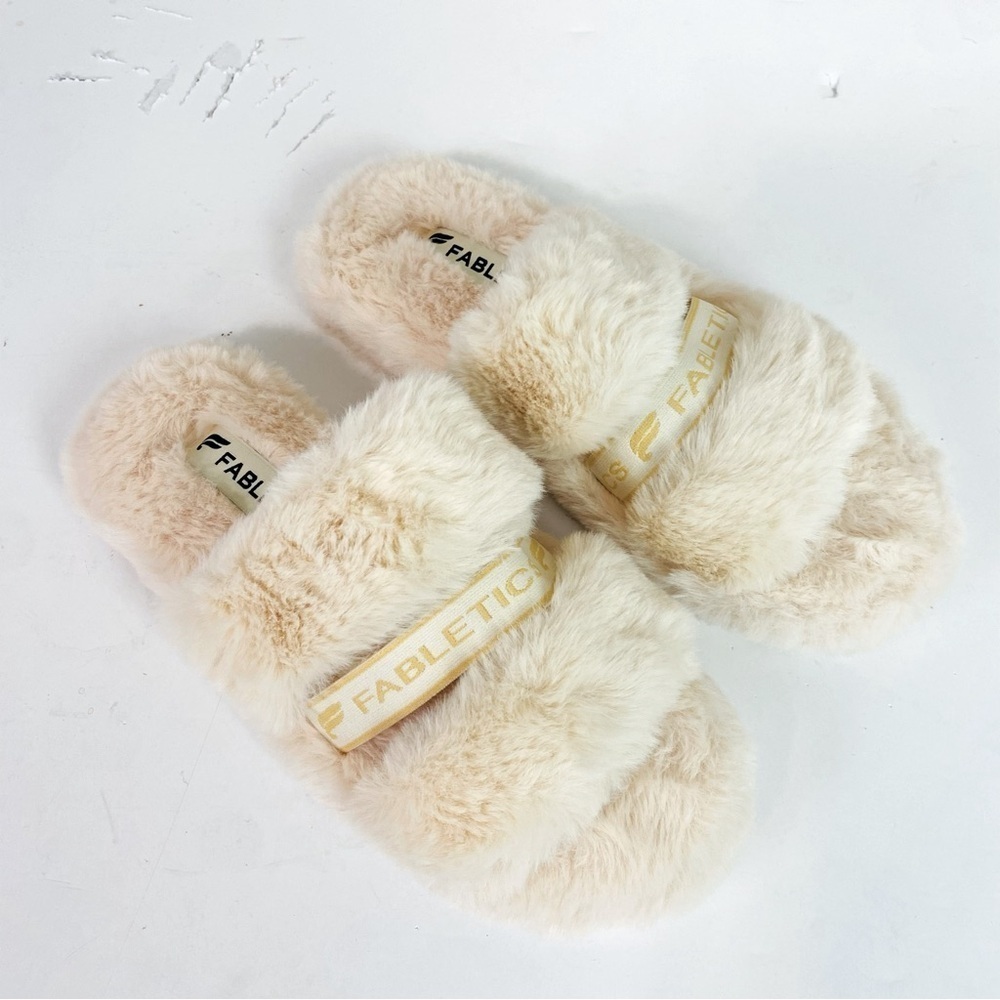 Fabletics Snug Strap Lounge Fuzzy Slippers Size 6